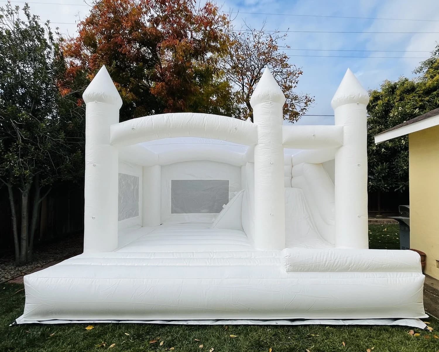‘WHITE VILLA’ BOUNCE HOUSE + SLIDE - Photo 3